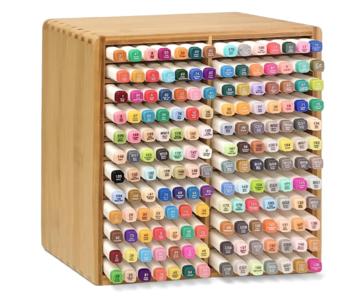 Organisateur Marqueurs – 168 à 216 Emplacements | ColoBloom – Rangement en bambou naturel, léger et écologique, jusqu'à 216 emplacements, compatible toutes marques.